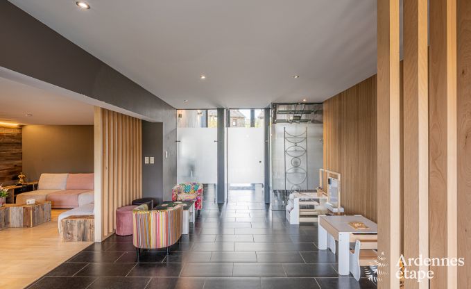 Grande villa de vacances � Daverdisse pour 14 personnes avec 5 chambres et salles de bains, installations de bien-�tre et jardin priv�