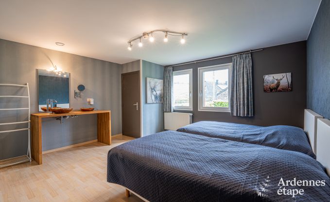 Grande villa de vacances � Daverdisse pour 14 personnes avec 5 chambres et salles de bains, installations de bien-�tre et jardin priv�