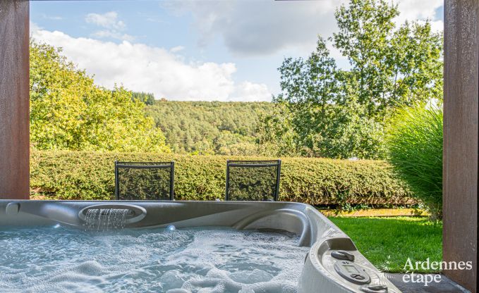 Grande villa de vacances � Daverdisse pour 14 personnes avec 5 chambres et salles de bains, installations de bien-�tre et jardin priv�