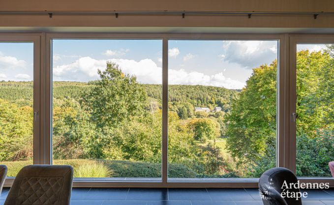 Grande villa de vacances � Daverdisse pour 14 personnes avec 5 chambres et salles de bains, installations de bien-�tre et jardin priv�