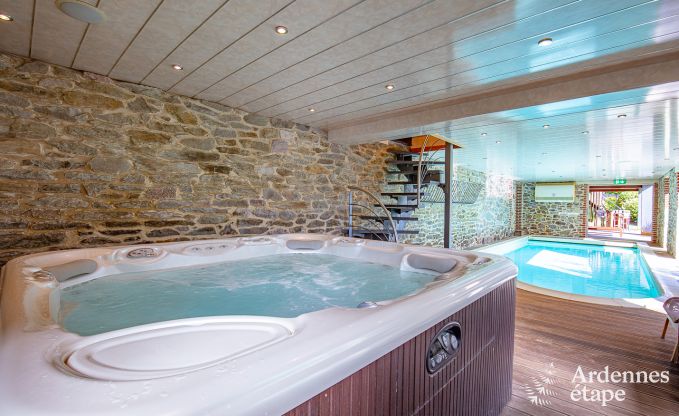 Grande villa de vacances � Daverdisse pour 14 personnes avec 5 chambres et salles de bains, installations de bien-�tre et jardin priv�