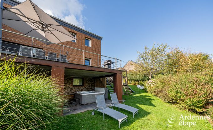 Grande villa de vacances � Daverdisse pour 14 personnes avec 5 chambres et salles de bains, installations de bien-�tre et jardin priv�