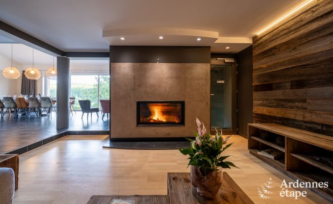 Grande villa de vacances � Daverdisse pour 14 personnes avec 5 chambres et salles de bains, installations de bien-�tre et jardin priv�