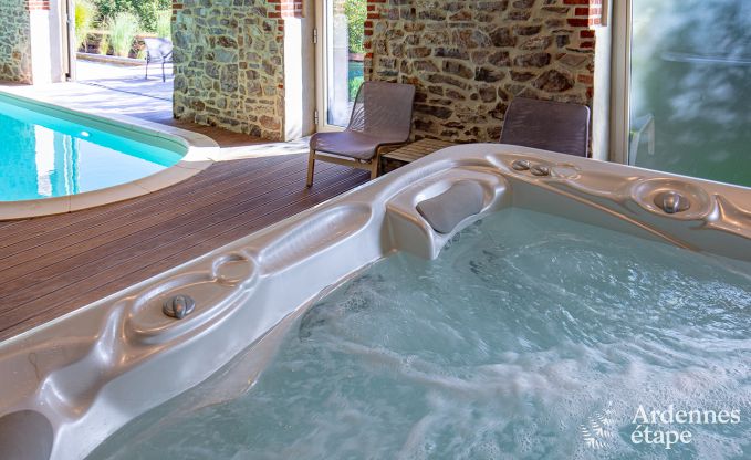 Grande villa de vacances � Daverdisse pour 14 personnes avec 5 chambres et salles de bains, installations de bien-�tre et jardin priv�