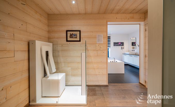 Grande villa de vacances � Daverdisse pour 14 personnes avec 5 chambres et salles de bains, installations de bien-�tre et jardin priv�