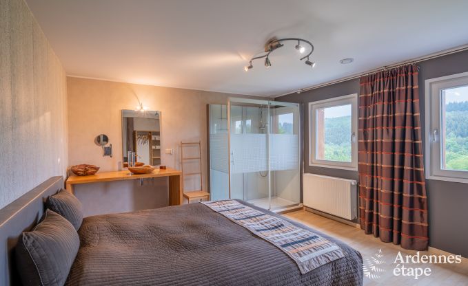 Grande villa de vacances � Daverdisse pour 14 personnes avec 5 chambres et salles de bains, installations de bien-�tre et jardin priv�