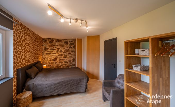 Grande villa de vacances � Daverdisse pour 14 personnes avec 5 chambres et salles de bains, installations de bien-�tre et jardin priv�