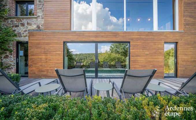 Grande villa de vacances � Daverdisse pour 14 personnes avec 5 chambres et salles de bains, installations de bien-�tre et jardin priv�