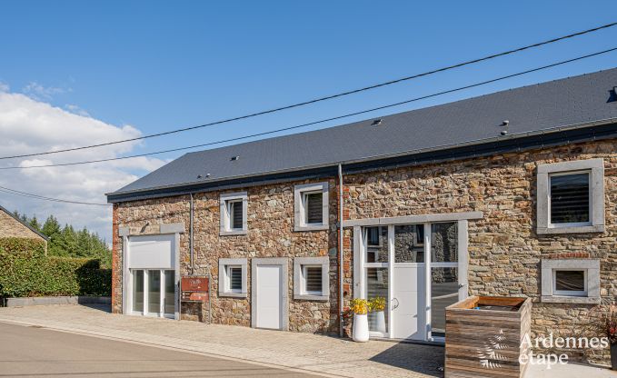 Grande villa de vacances � Daverdisse pour 14 personnes avec 5 chambres et salles de bains, installations de bien-�tre et jardin priv�