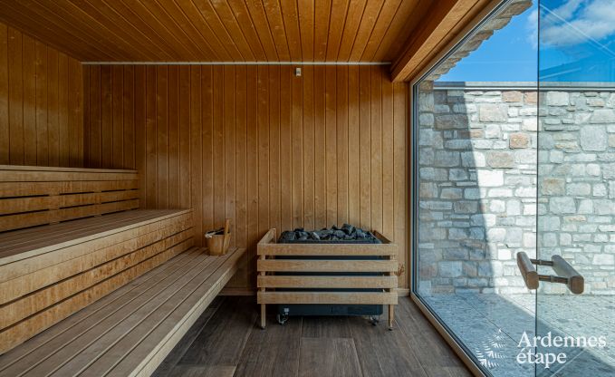 Spacieuse villa de luxe  Daverdisse pour 22 personnes avec 11 chambres, piscine intrieure, sauna et jacuzzi