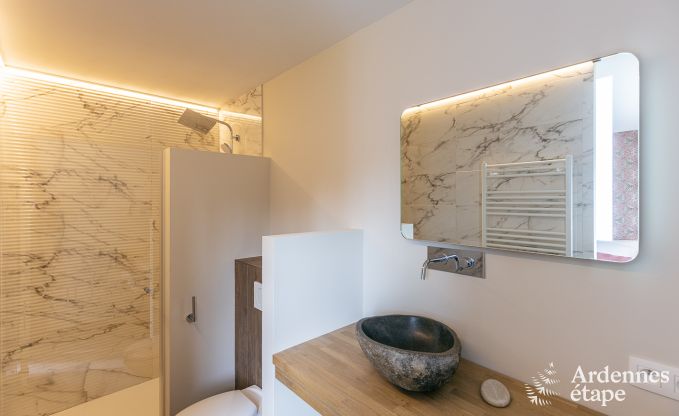 Spacieuse villa de luxe � Daverdisse pour 22 personnes avec 11 chambres, piscine int�rieure, sauna et jacuzzi