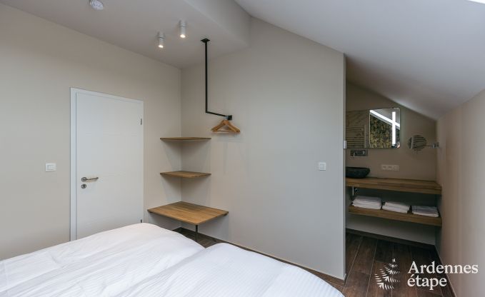 Spacieuse villa de luxe � Daverdisse pour 22 personnes avec 11 chambres, piscine int�rieure, sauna et jacuzzi