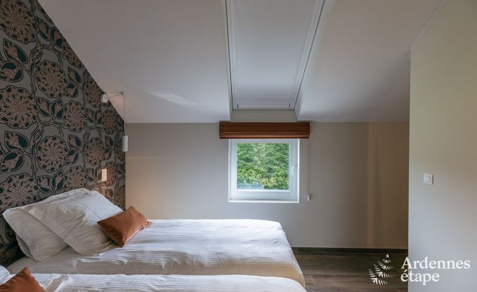 Spacieuse villa de luxe � Daverdisse pour 22 personnes avec 11 chambres, piscine int�rieure, sauna et jacuzzi