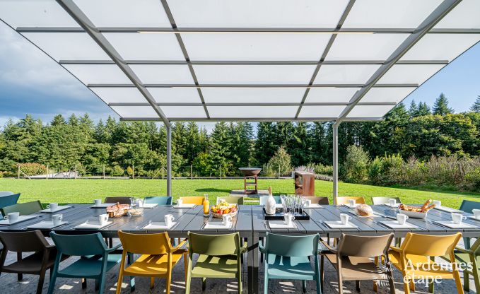 Spacieuse villa de luxe � Daverdisse pour 22 personnes avec 11 chambres, piscine int�rieure, sauna et jacuzzi