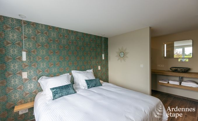 Spacieuse villa de luxe � Daverdisse pour 22 personnes avec 11 chambres, piscine int�rieure, sauna et jacuzzi