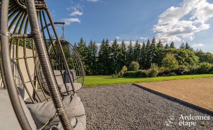 Spacieuse villa de luxe � Daverdisse pour 22 personnes avec 11 chambres, piscine int�rieure, sauna et jacuzzi