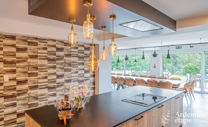 Spacieuse villa de luxe � Daverdisse pour 22 personnes avec 11 chambres, piscine int�rieure, sauna et jacuzzi