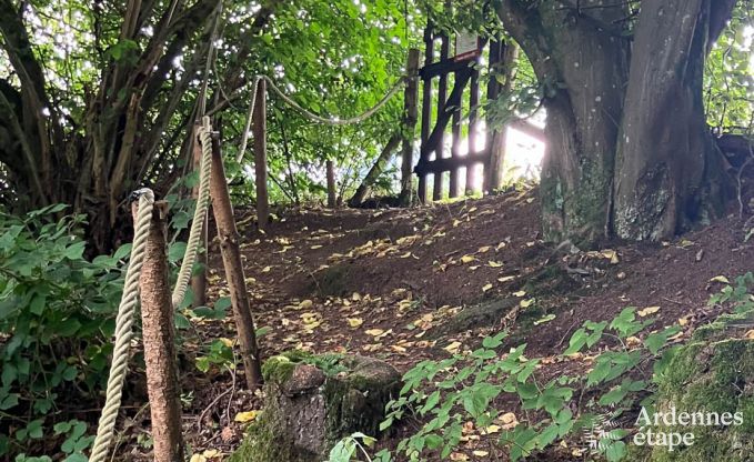 Spacieuse villa de luxe � Daverdisse pour 22 personnes avec 11 chambres, piscine int�rieure, sauna et jacuzzi