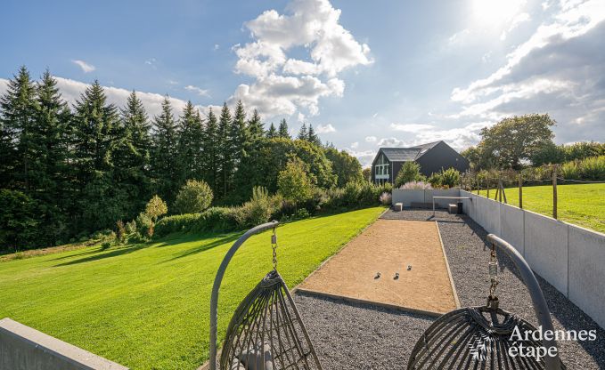 Spacieuse villa de luxe � Daverdisse pour 22 personnes avec 11 chambres, piscine int�rieure, sauna et jacuzzi