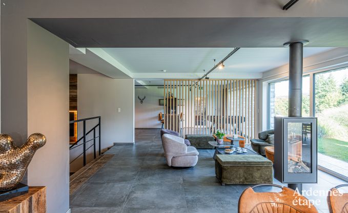 Spacieuse villa de luxe � Daverdisse pour 22 personnes avec 11 chambres, piscine int�rieure, sauna et jacuzzi