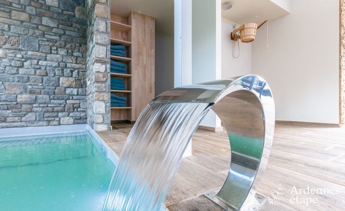 Spacieuse villa de luxe � Daverdisse pour 22 personnes avec 11 chambres, piscine int�rieure, sauna et jacuzzi