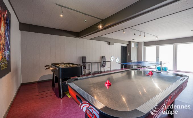 Grande villa de vacances  Daverdisse pour 14 personnes avec 5 chambres et salles de bains, installations de bien-tre et jardin priv