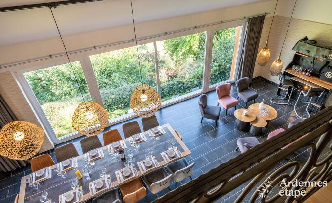 Grande villa de vacances  Daverdisse pour 14 personnes avec 5 chambres et salles de bains, installations de bien-tre et jardin priv