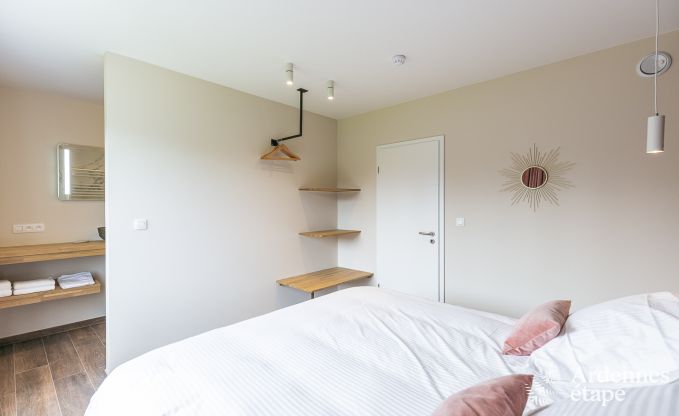 Spacieuse villa de luxe  Daverdisse pour 22 personnes avec 11 chambres, piscine intrieure, sauna et jacuzzi