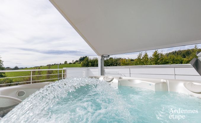 Spacieuse villa de luxe  Daverdisse pour 22 personnes avec 11 chambres, piscine intrieure, sauna et jacuzzi