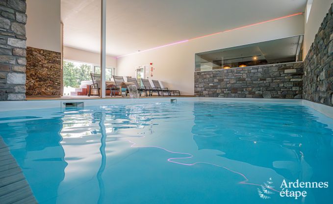Spacieuse villa de luxe  Daverdisse pour 22 personnes avec 11 chambres, piscine intrieure, sauna et jacuzzi