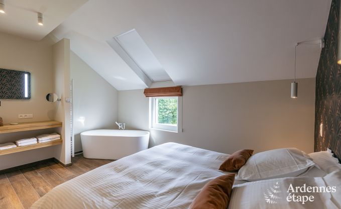 Spacieuse villa de luxe  Daverdisse pour 22 personnes avec 11 chambres, piscine intrieure, sauna et jacuzzi