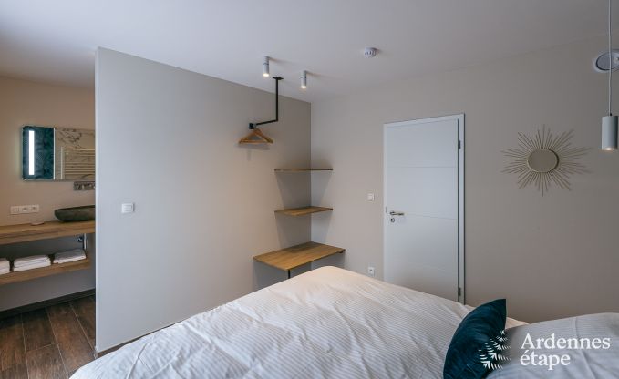 Spacieuse villa de luxe  Daverdisse pour 22 personnes avec 11 chambres, piscine intrieure, sauna et jacuzzi