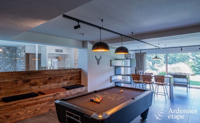 Spacieuse villa de luxe  Daverdisse pour 22 personnes avec 11 chambres, piscine intrieure, sauna et jacuzzi