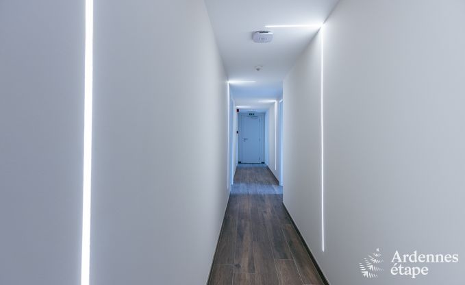 Spacieuse villa de luxe  Daverdisse pour 22 personnes avec 11 chambres, piscine intrieure, sauna et jacuzzi