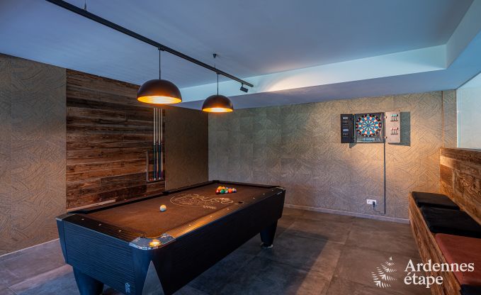 Spacieuse villa de luxe  Daverdisse pour 22 personnes avec 11 chambres, piscine intrieure, sauna et jacuzzi