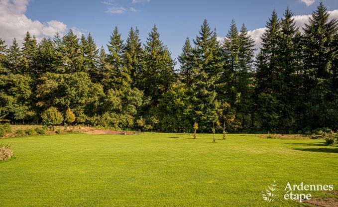 Spacieuse villa de luxe  Daverdisse pour 22 personnes avec 11 chambres, piscine intrieure, sauna et jacuzzi