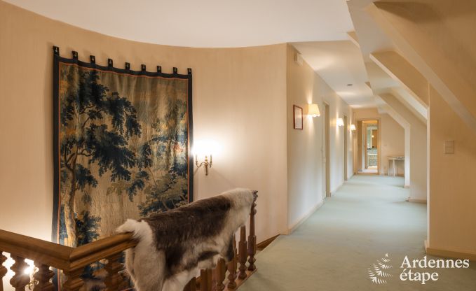Spacieuse maison de vacances avec piscine � Dinant, Ardenne