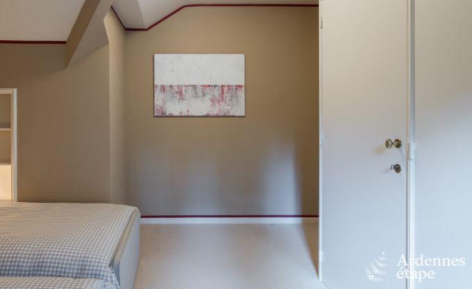 Spacieuse maison de vacances avec piscine � Dinant, Ardenne