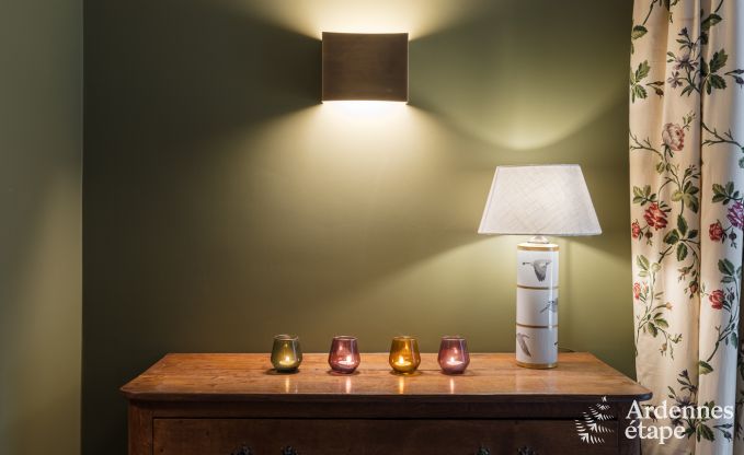 Spacieuse maison de vacances avec piscine � Dinant, Ardenne