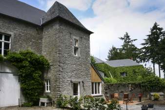 Gîte 6 personnes dans un château-ferme en activité à louer à Dinant