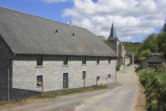 Vacances à la ferme à Dinant pour 25 personnes en Ardenne