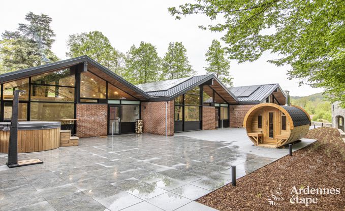 Gte insolite  Dinant pour 33 personnes en Ardenne