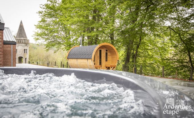 Gte insolite  Dinant pour 33 personnes en Ardenne