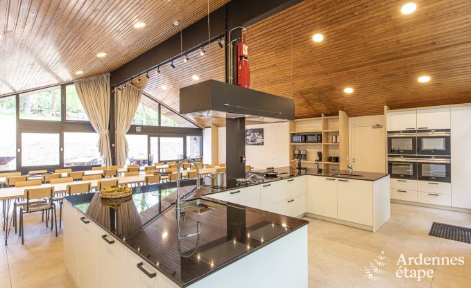 Gte insolite  Dinant pour 33 personnes en Ardenne