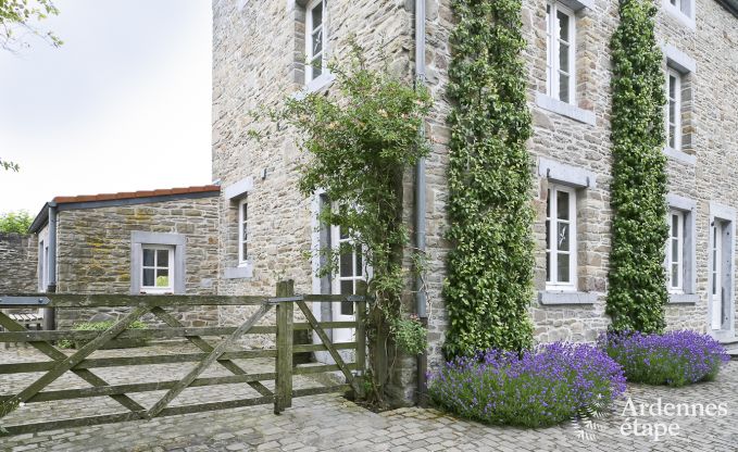 Maison de vacances � Dinant pour 26 personnes en Ardenne