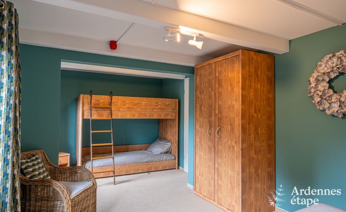 Chalet spacieux pour 14 personnes � Dion, Ardenne, 5 chambres, jardin privatif, terrasse avec vue, salle de jeux et confort optimal