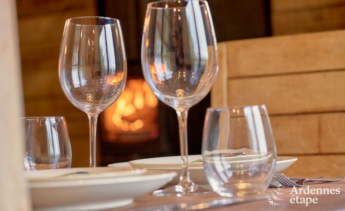 Chalet romantique Doische : fait main, po�le � bois, jardin priv�, convient pour 2 personnes