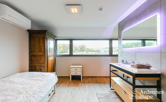 Maison de vacances  Doische : sjour confortable pour 19 personnes avec salle de jeux, jardin priv et proche de Dinant