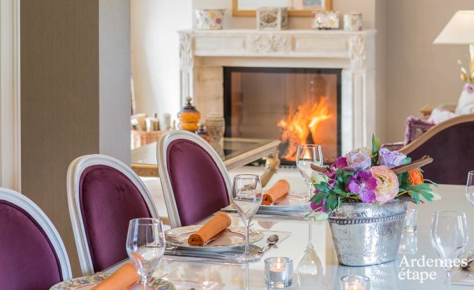 Villa de luxe pour 8 personnes � Doische : cabine infrarouge, jacuzzi, cassette � bois, �tang et jardin priv�