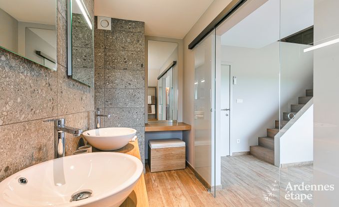 Maison de vacances  Doische : sjour confortable pour 19 personnes avec salle de jeux, jardin priv et proche de Dinant